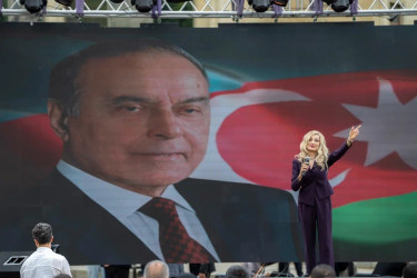 Lerikdə Ümummilli Lider Heydər Əliyevin anadan olmasının 103-cü ildönümü münasibətilə konsert proqramı təşkil olunub