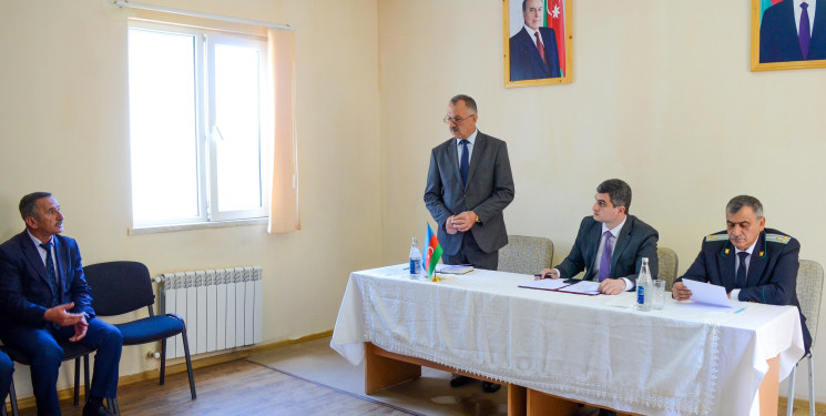 Növbəti səyyar qəbul rayonun Veri Əliabadı kəndində keçirilib